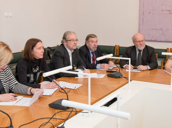 Komisjoni istung ülevaade Eesti tegevusest soome-ugri hõimurahvaste toetamise teemal
